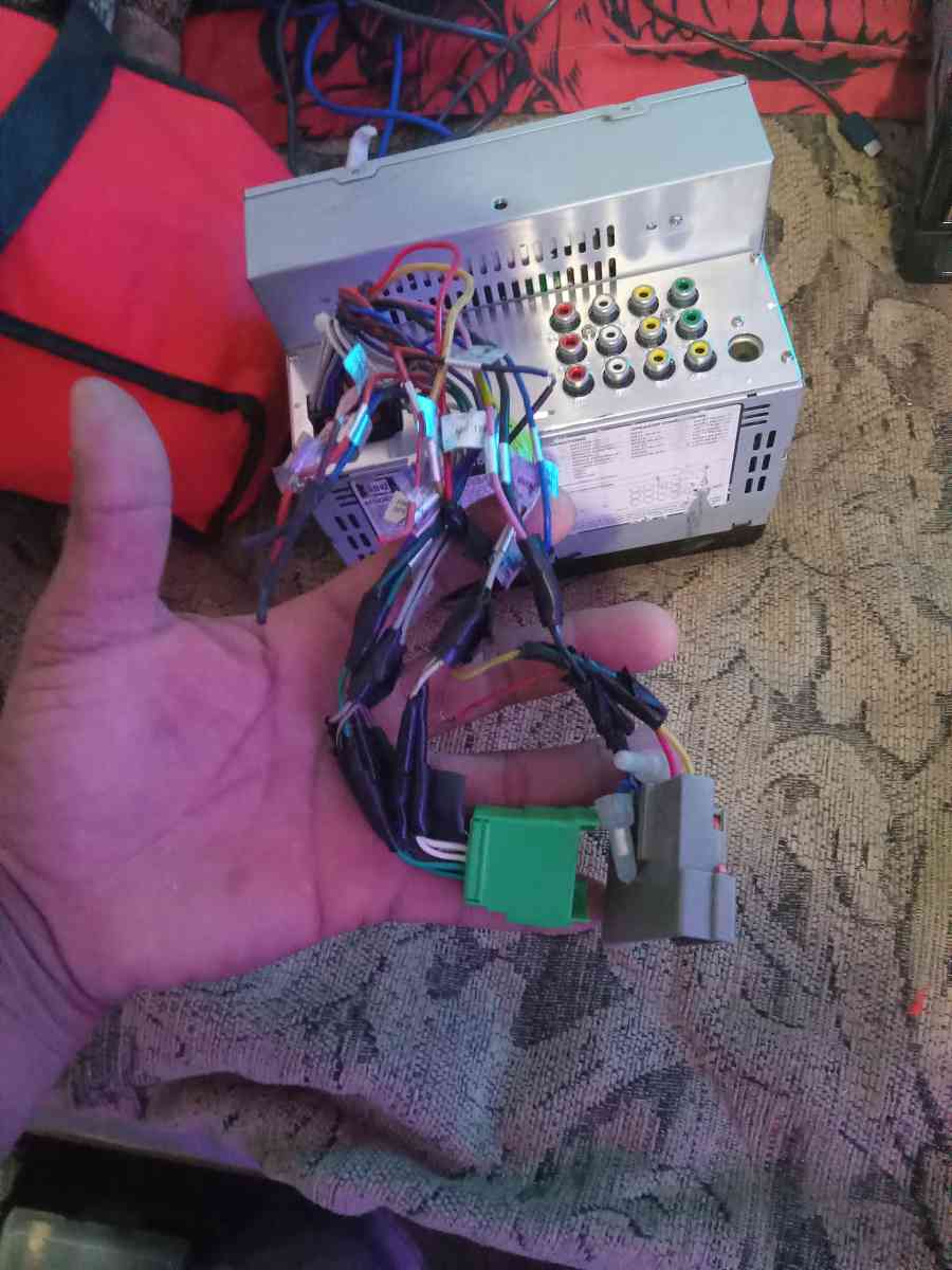 Im selling this exquisite car stereos like new one owner ste