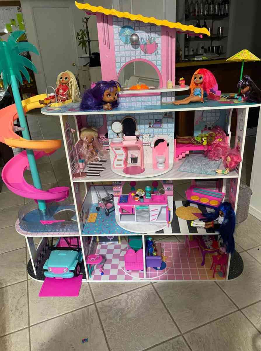 lol doll house