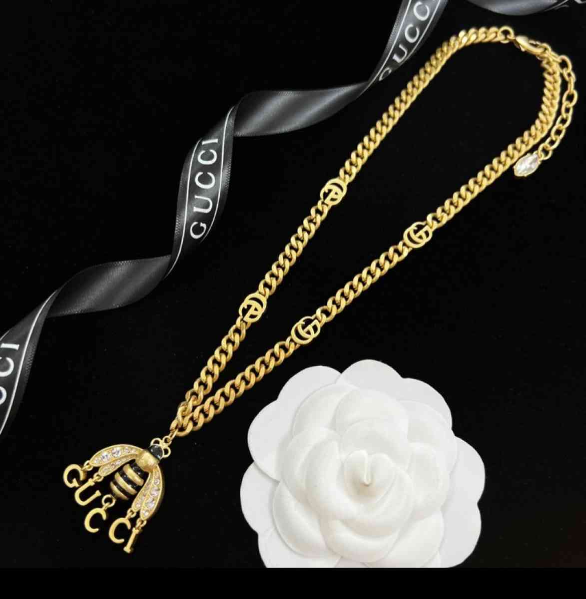 Gucci bee set jewelry