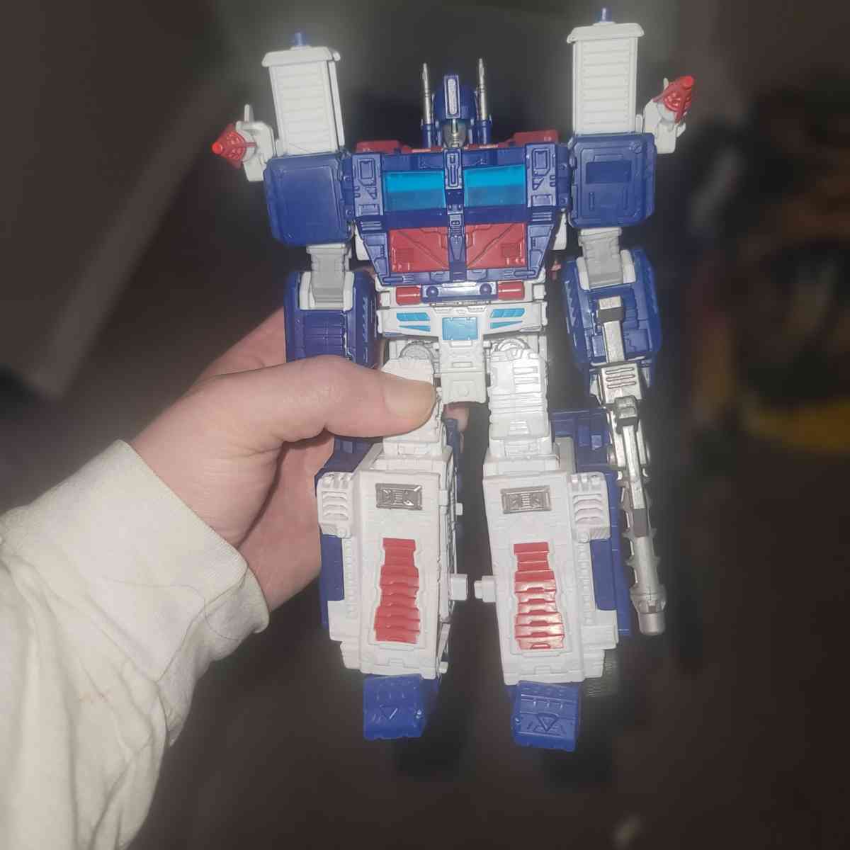 Transformers War for Cybertron Kingdom Ultra Magnus