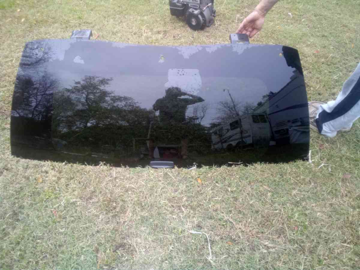 escalade back glass