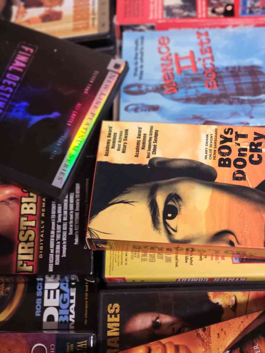 furnite kitchen items computer desk daybed wardrobe cloths