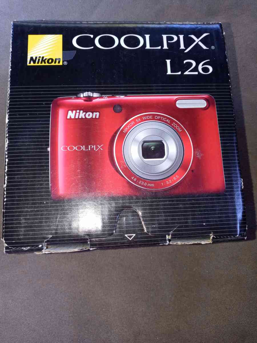 Nikon camera Coolpix l26 never used