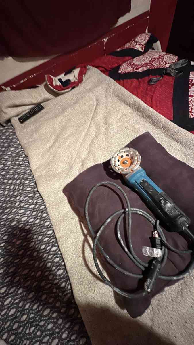 Makita grinder with cord and concrete pid