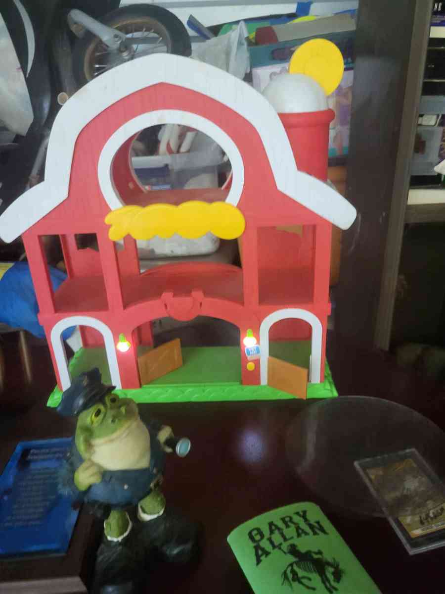 Kid Connection Farm House Play Set