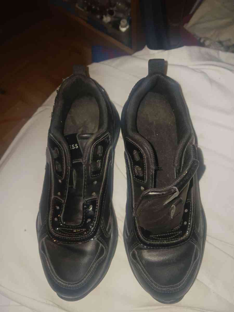 Guess Shoes sz 7 for children boys