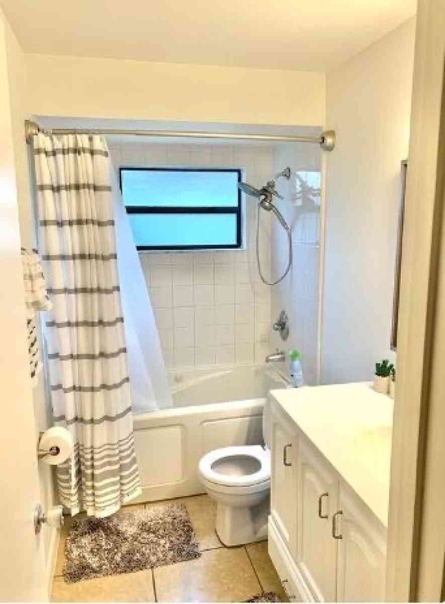 Beautifully furnished 3bed 2bath with an office