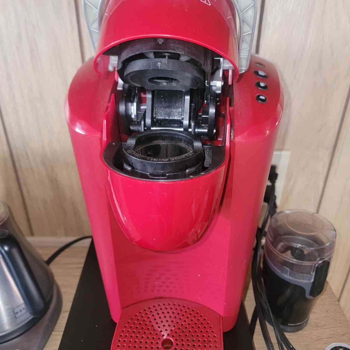 Keurig Single serve coffee maker red