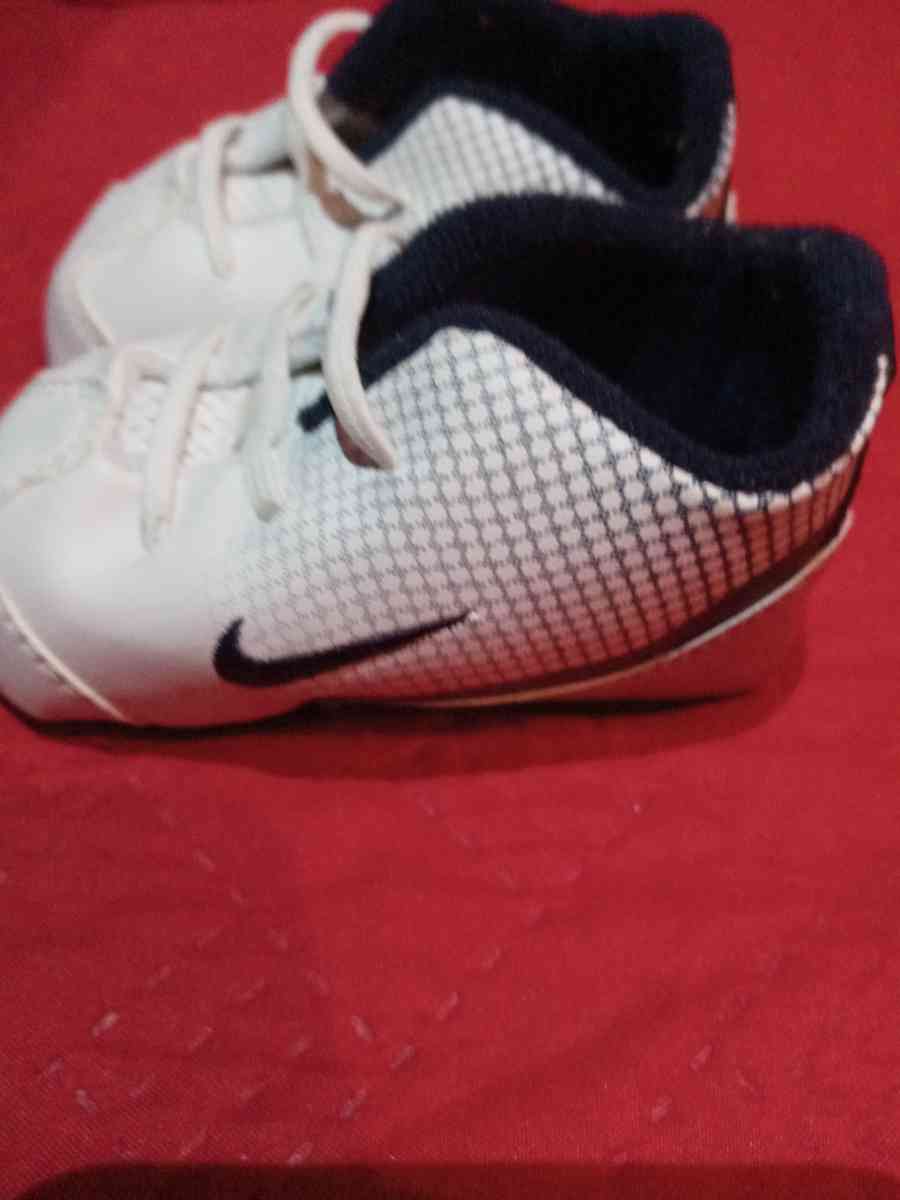 baby infant Nike booties size 2c