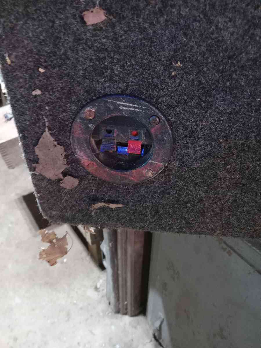 speaker box for 10 inch subs