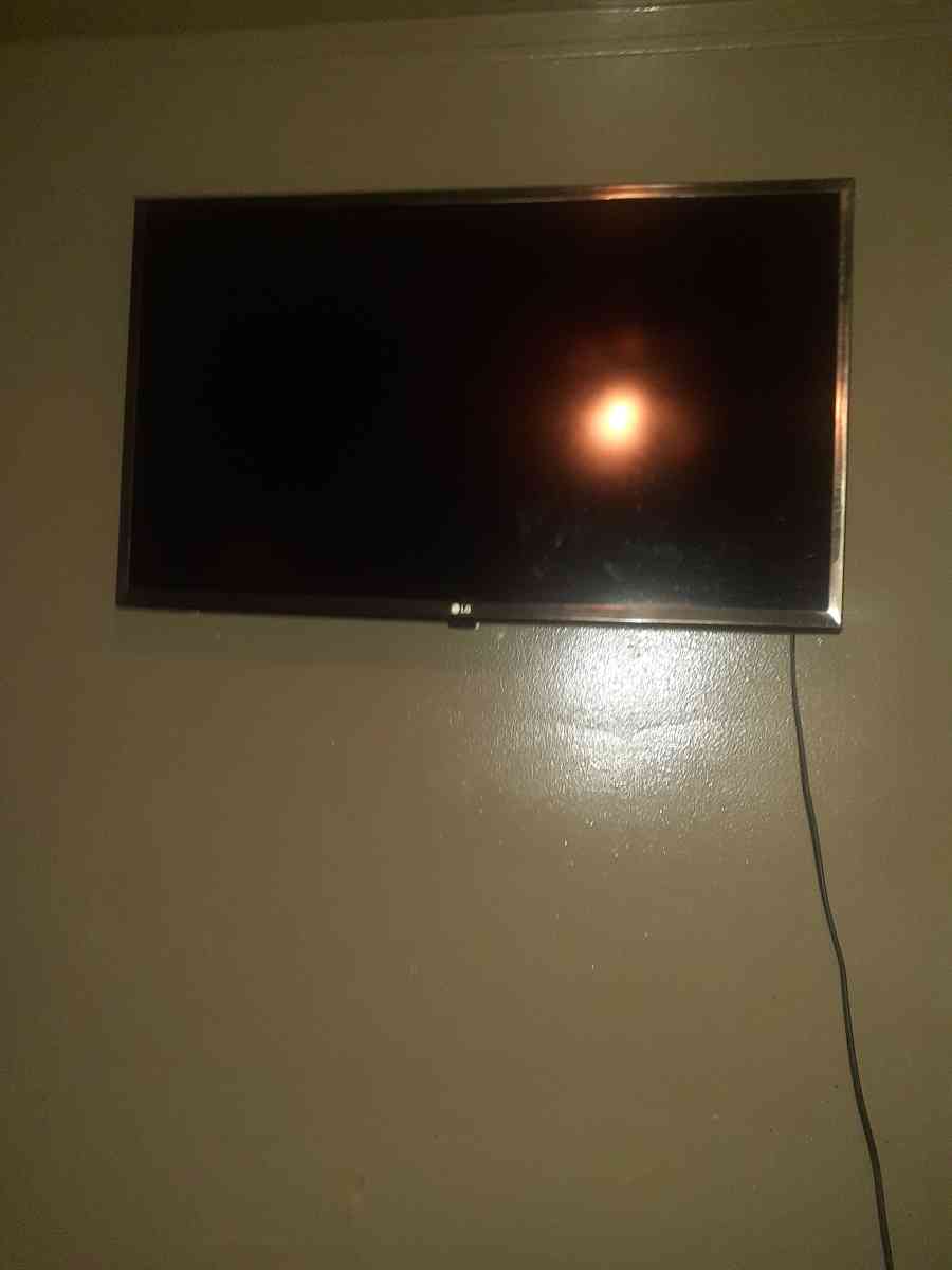 32 Inch LG Smart TV