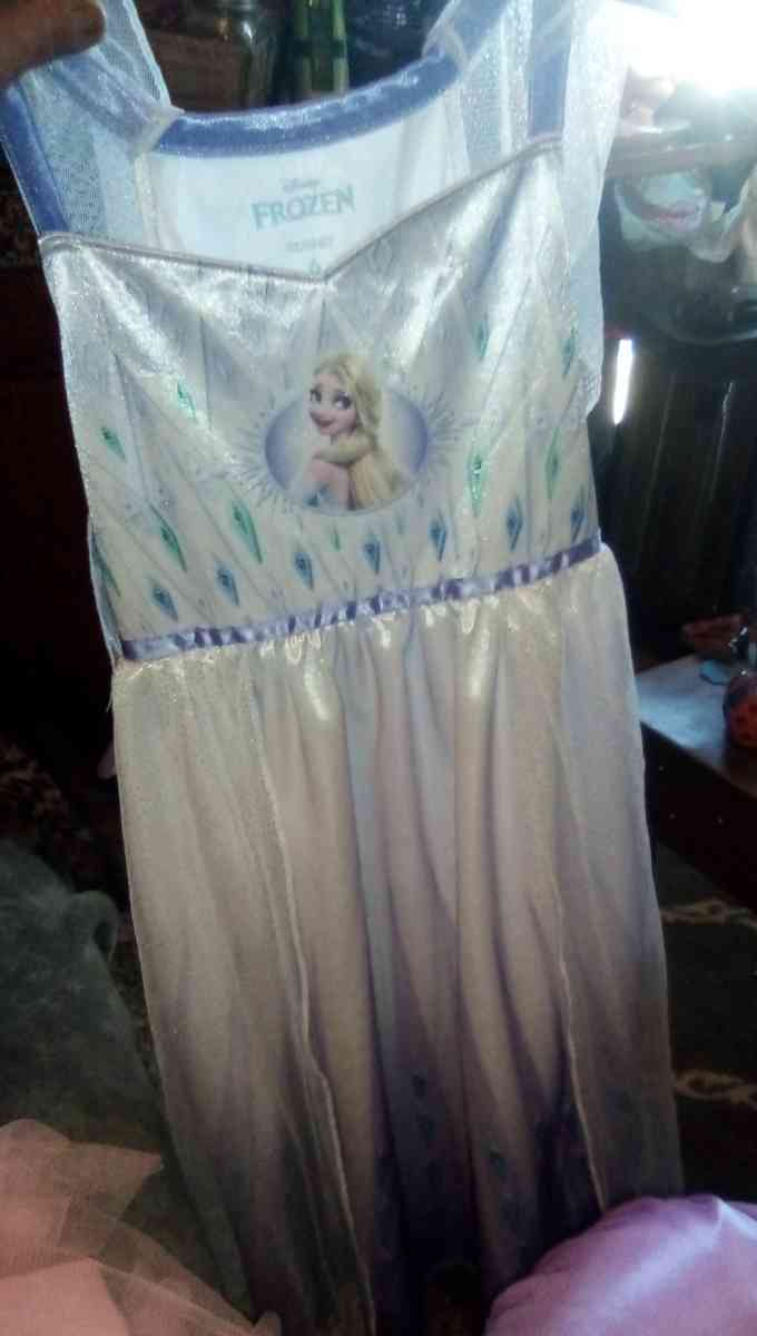 2 Disney Princess Dresse
