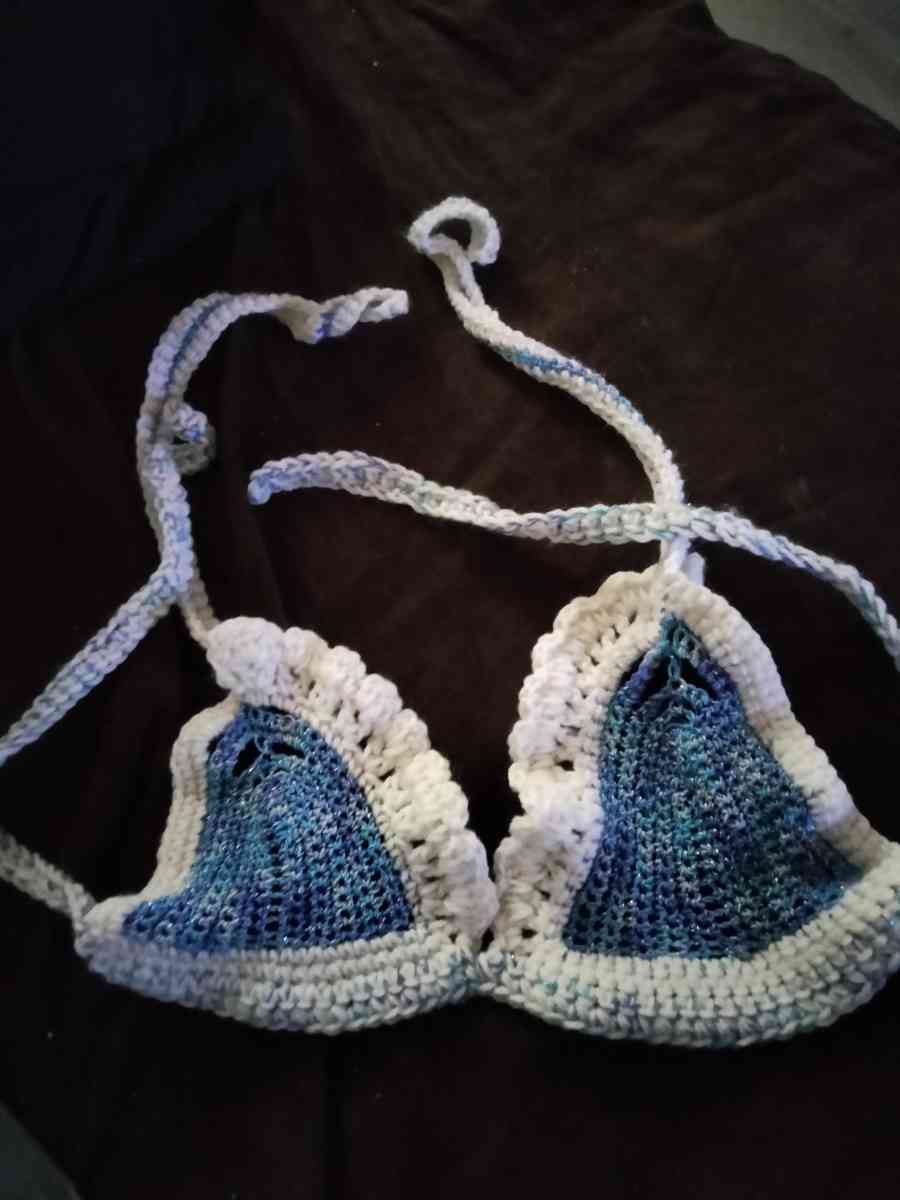 Blue and white brallette