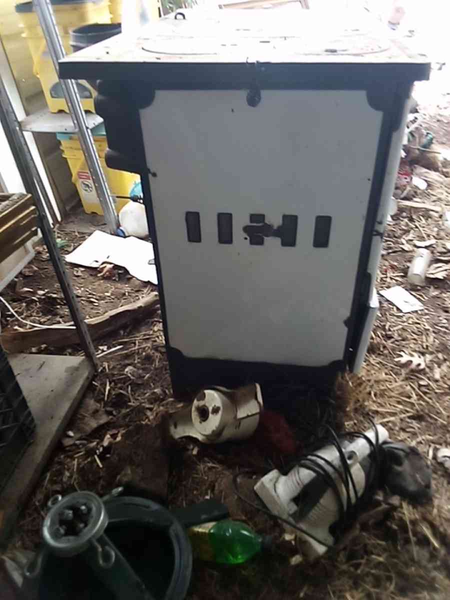 royal wood burning cook stove