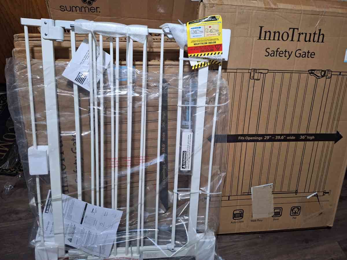 InnoTruth Baby Gate for Stairs and Doorways