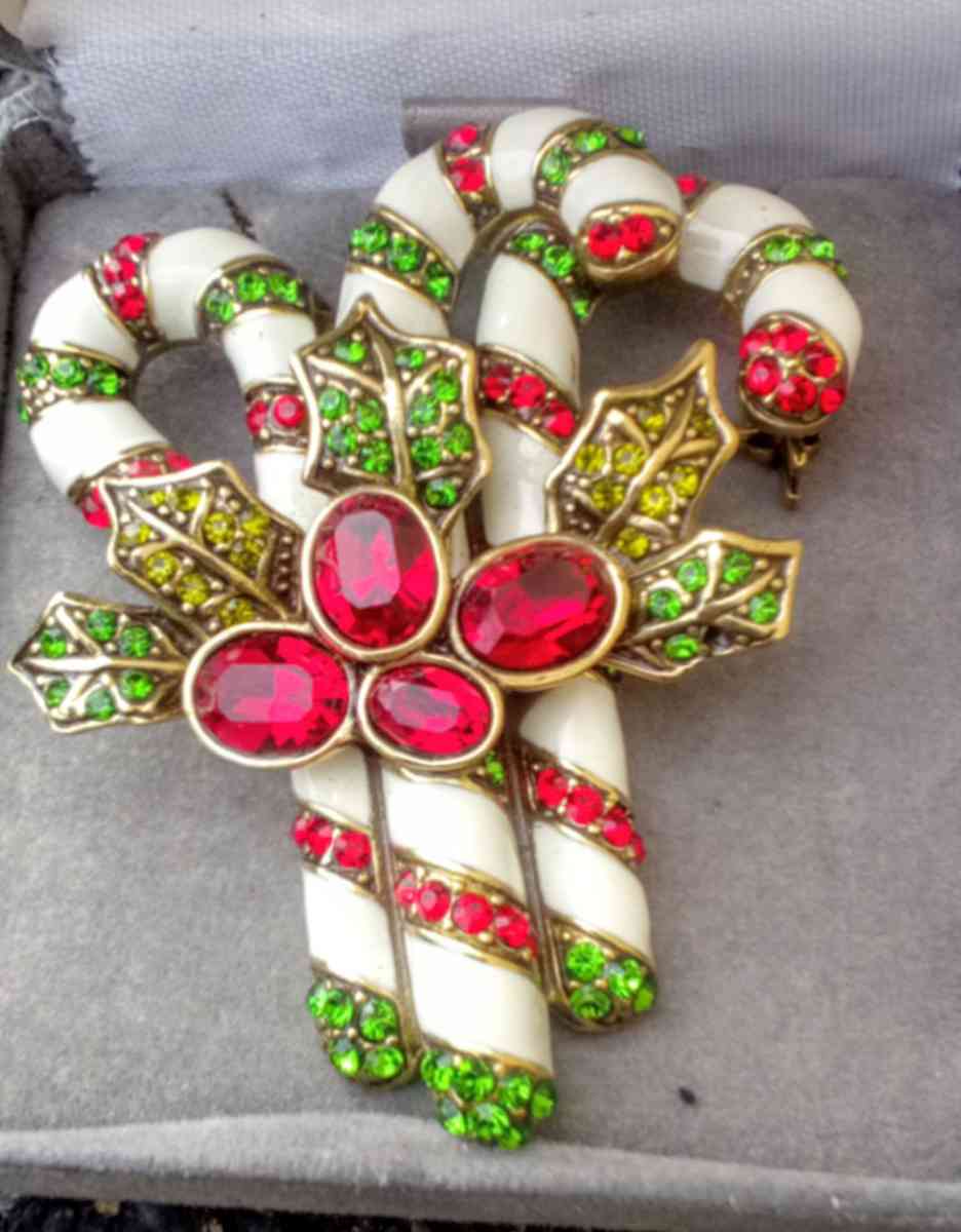 HEIDI DAUS peppermint pretty broche