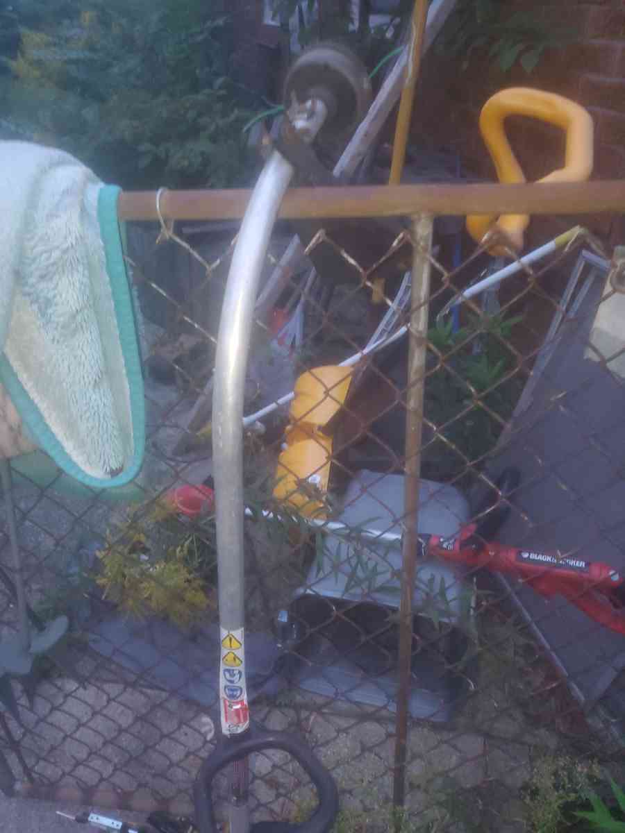 Gas Powered Weed Wacker