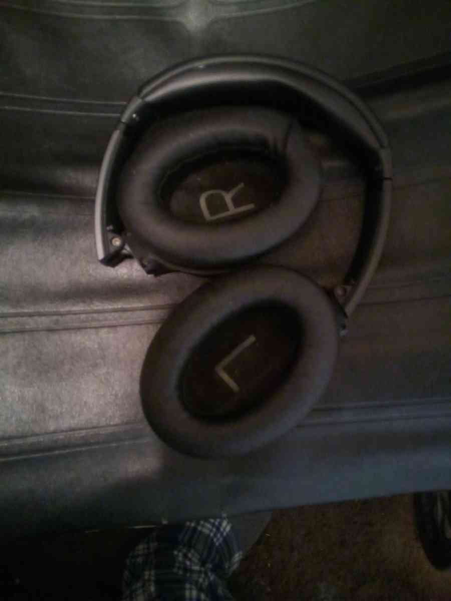BOSE BLUETOOTH HEADPHONES