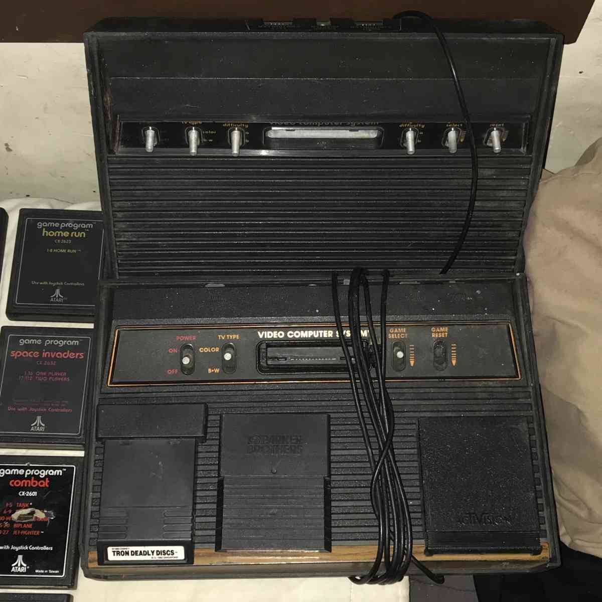 2 Atari system and 19 games and other controllers