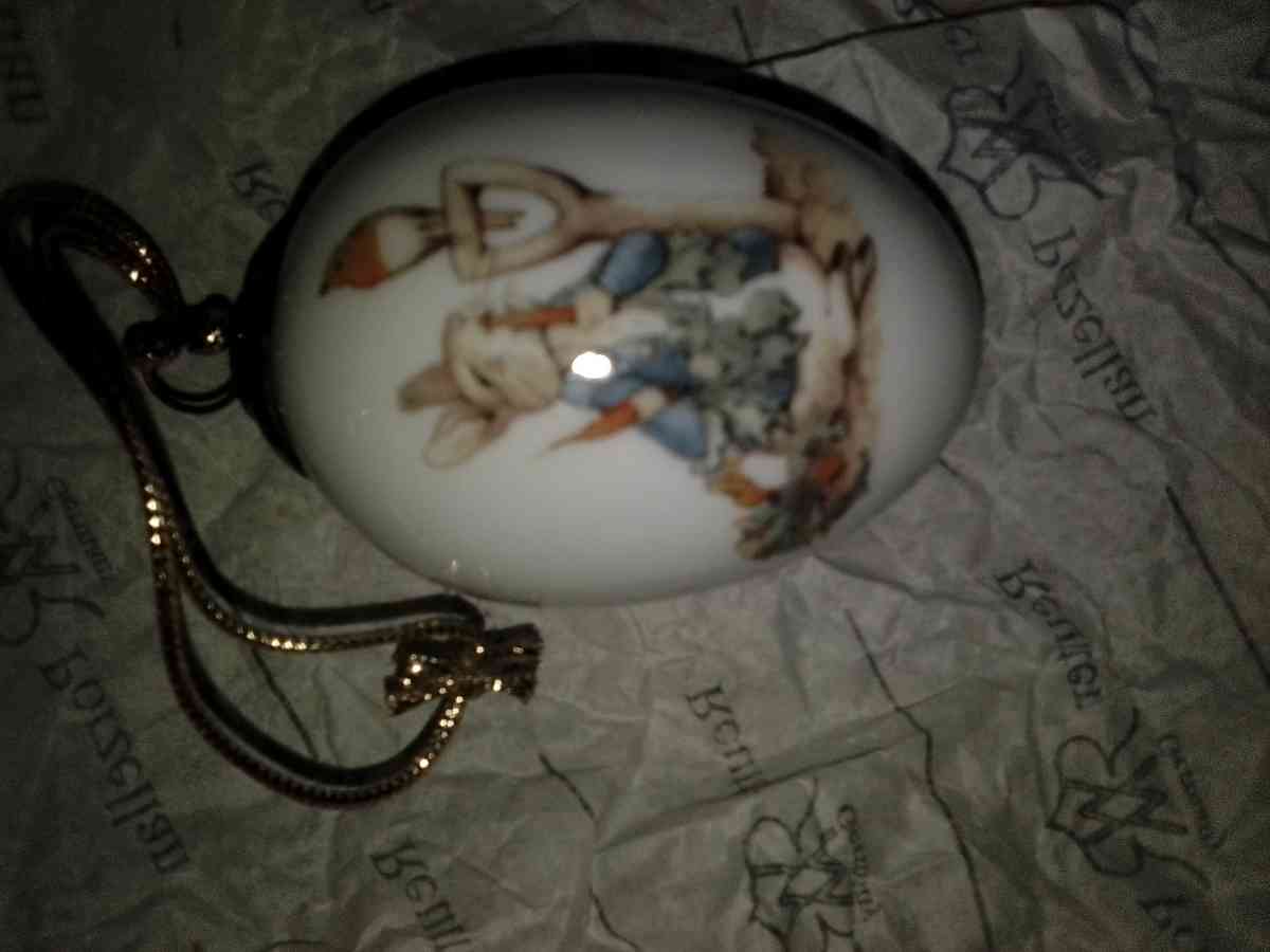 VINTAGE REUTTER BEATRIX POTTER MRS RABBIT PORCELAIN EGG ORNA