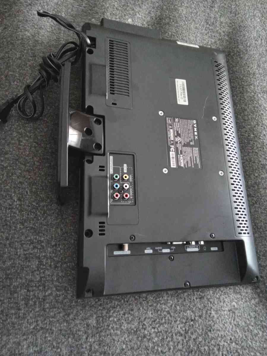 18 inch Dynex TV w FREE HDMI cable w FREE headphones