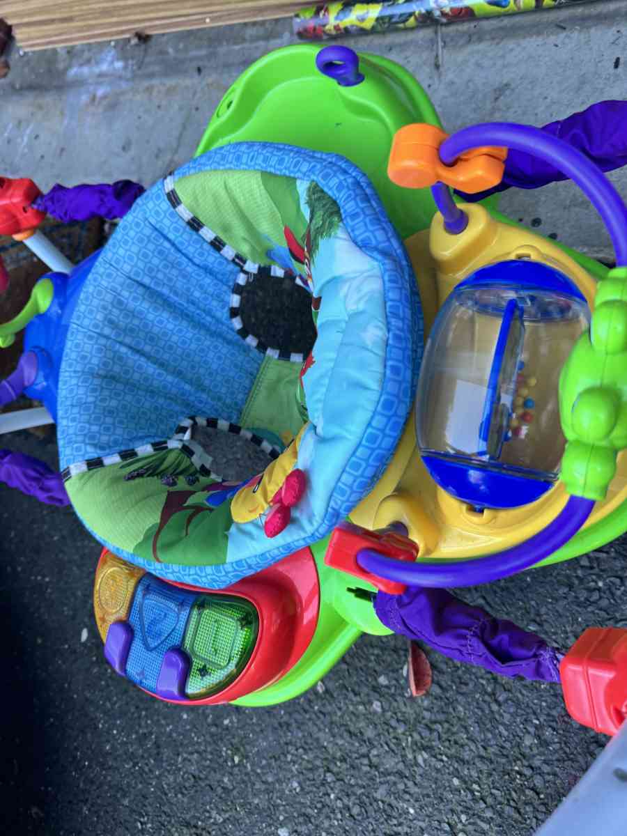 Einstein baby entertainment center and