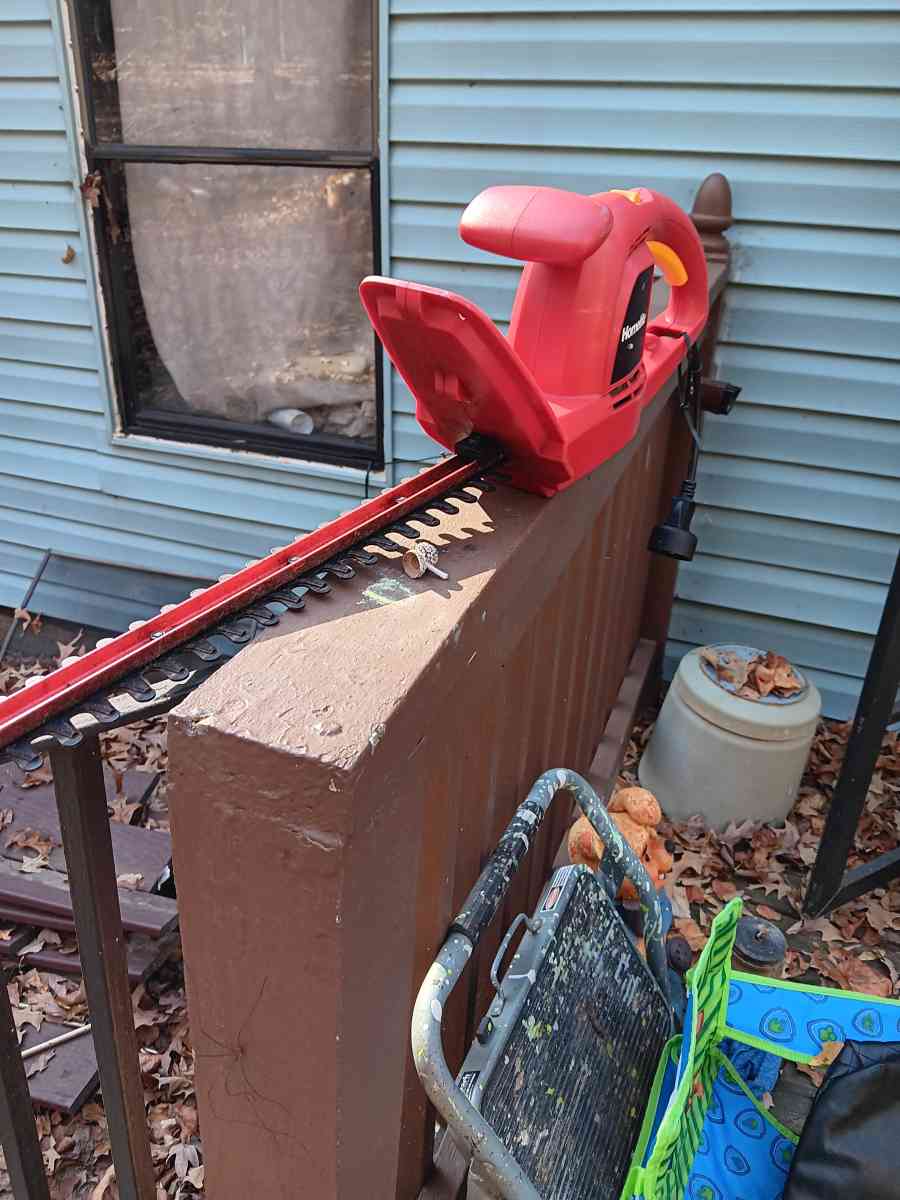 Homelite Hedge Timmer electric  17 in cut