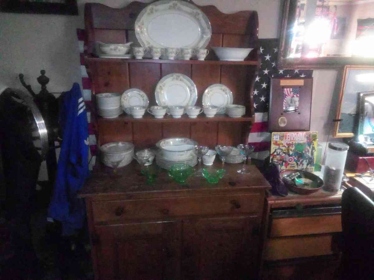 China Noritake pre 1951 service for 8 China cabinet included