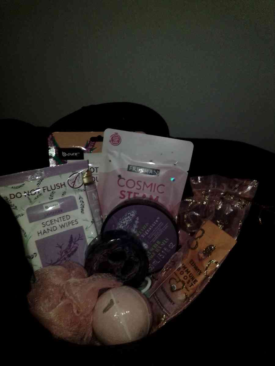 Handmade Gifts Baskets and Gift Boxes