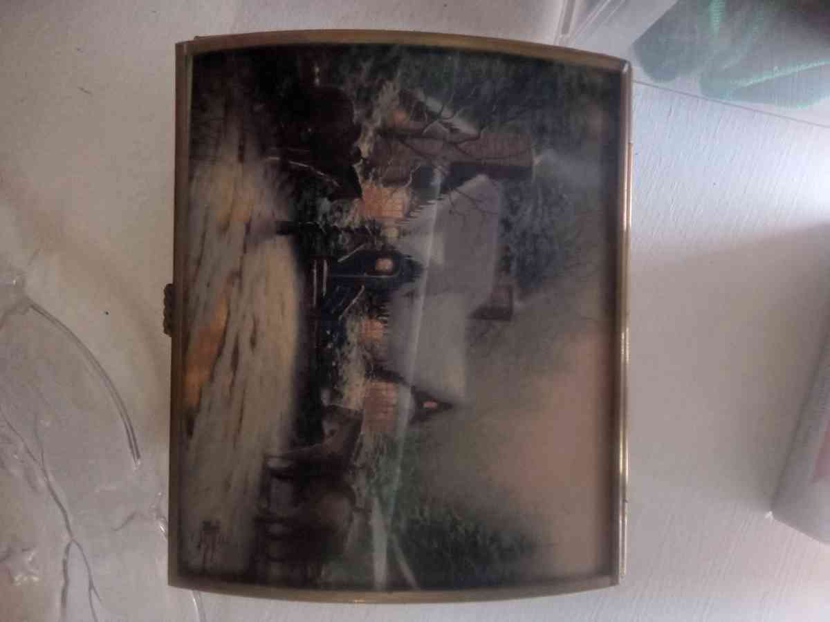 Enesco 1979s Vintage Christmas Music Box