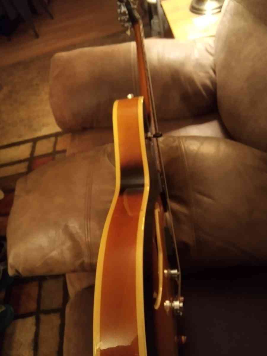 1999 Washburn semi Hollowbody tabbaco finish electric guitar