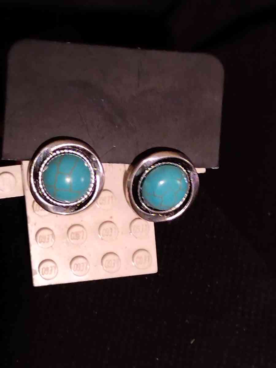 22 in Copper An Turquoise Necklace with a cross