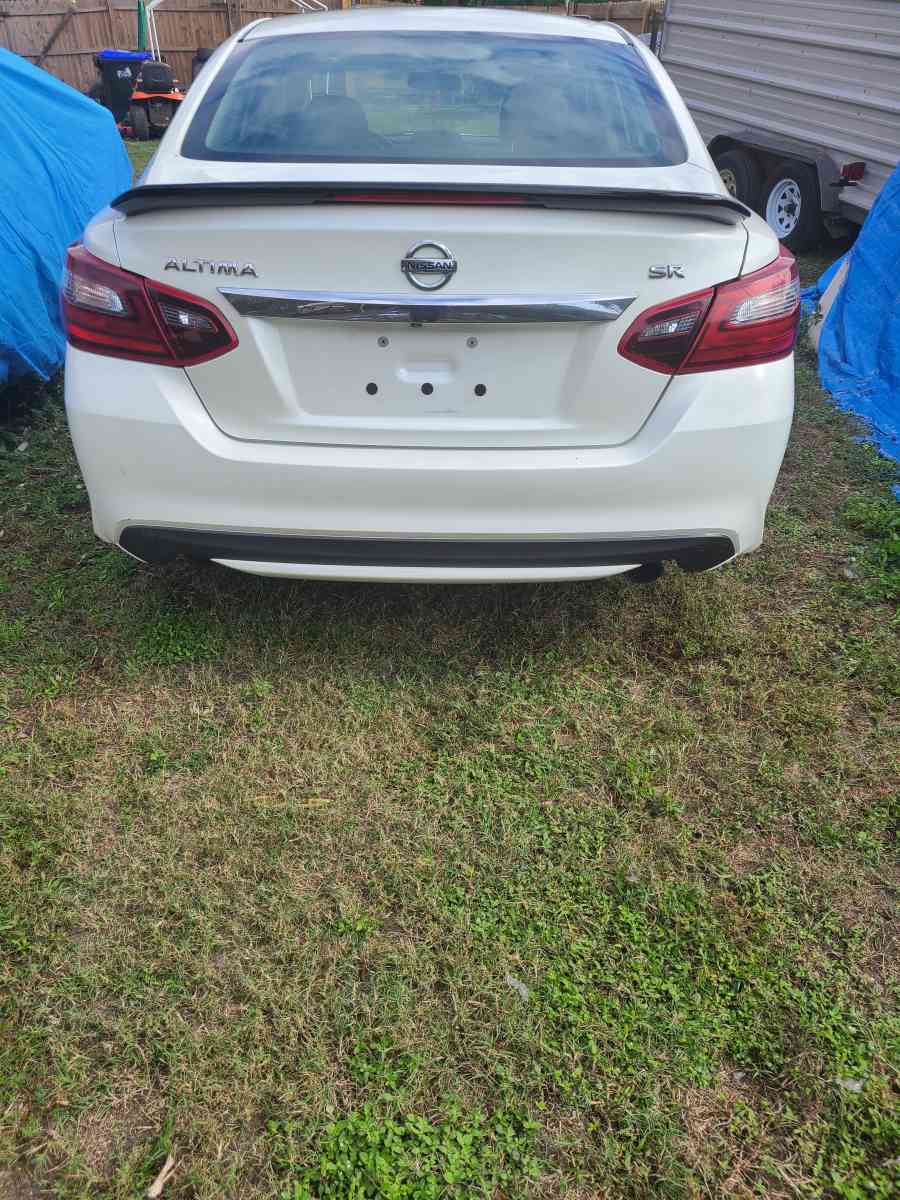 2017 nissan altima sr