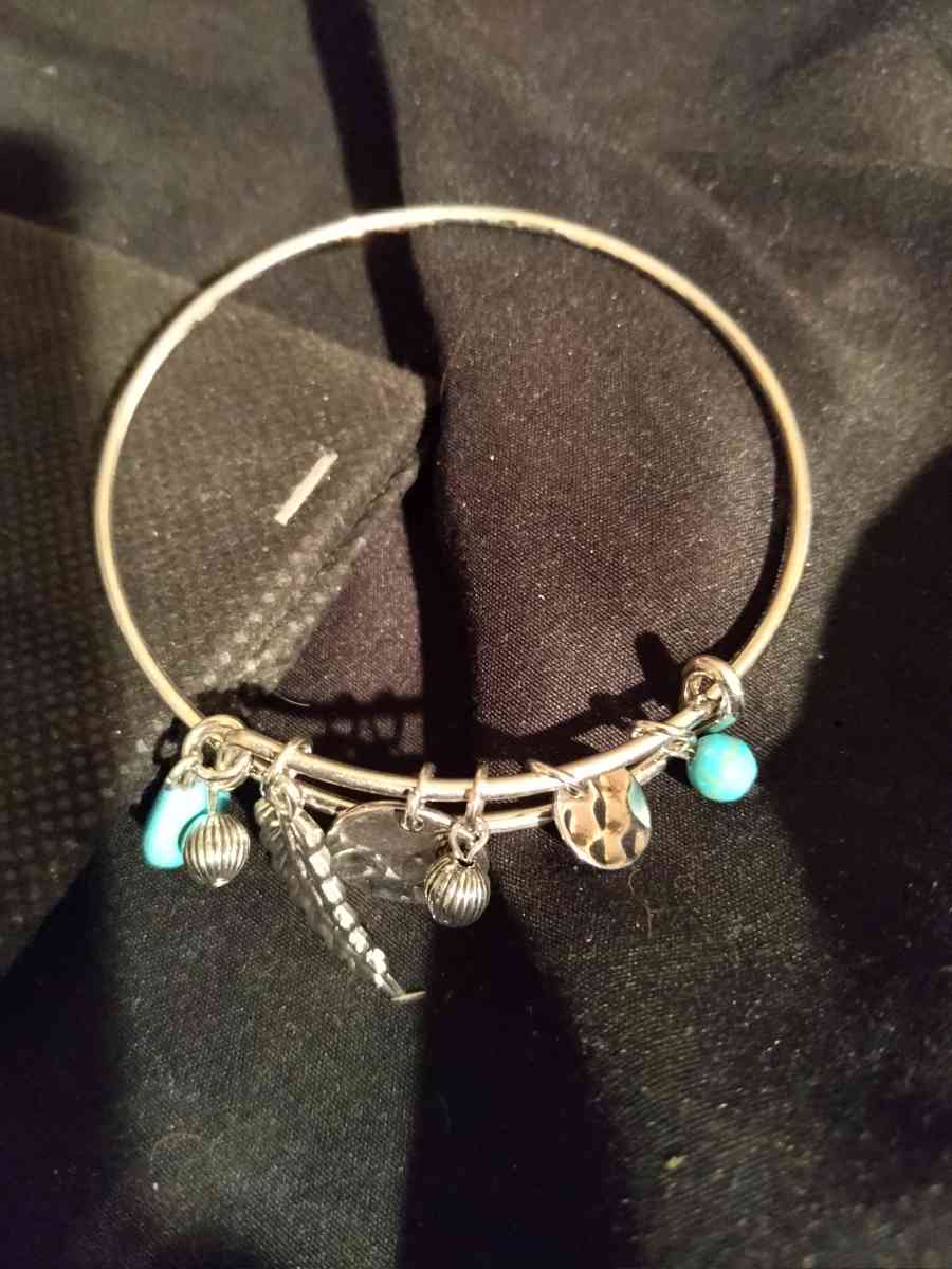 22 in Copper An Turquoise Necklace with a cross