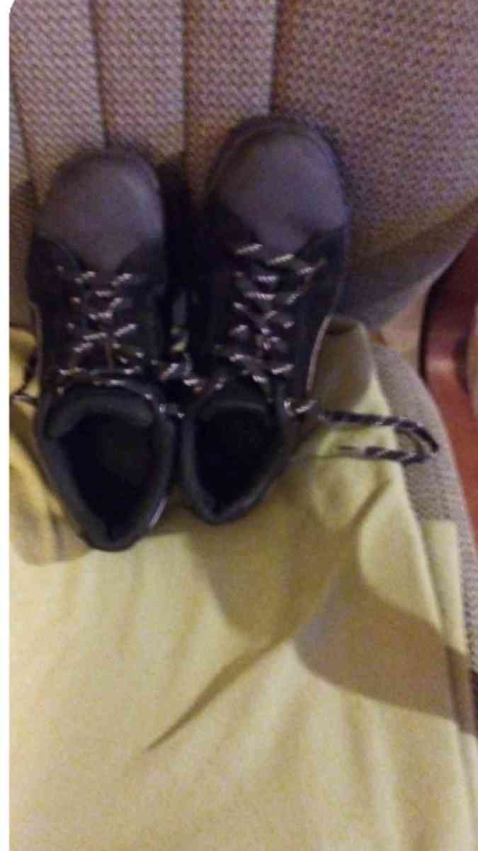 steel toe work shoes black