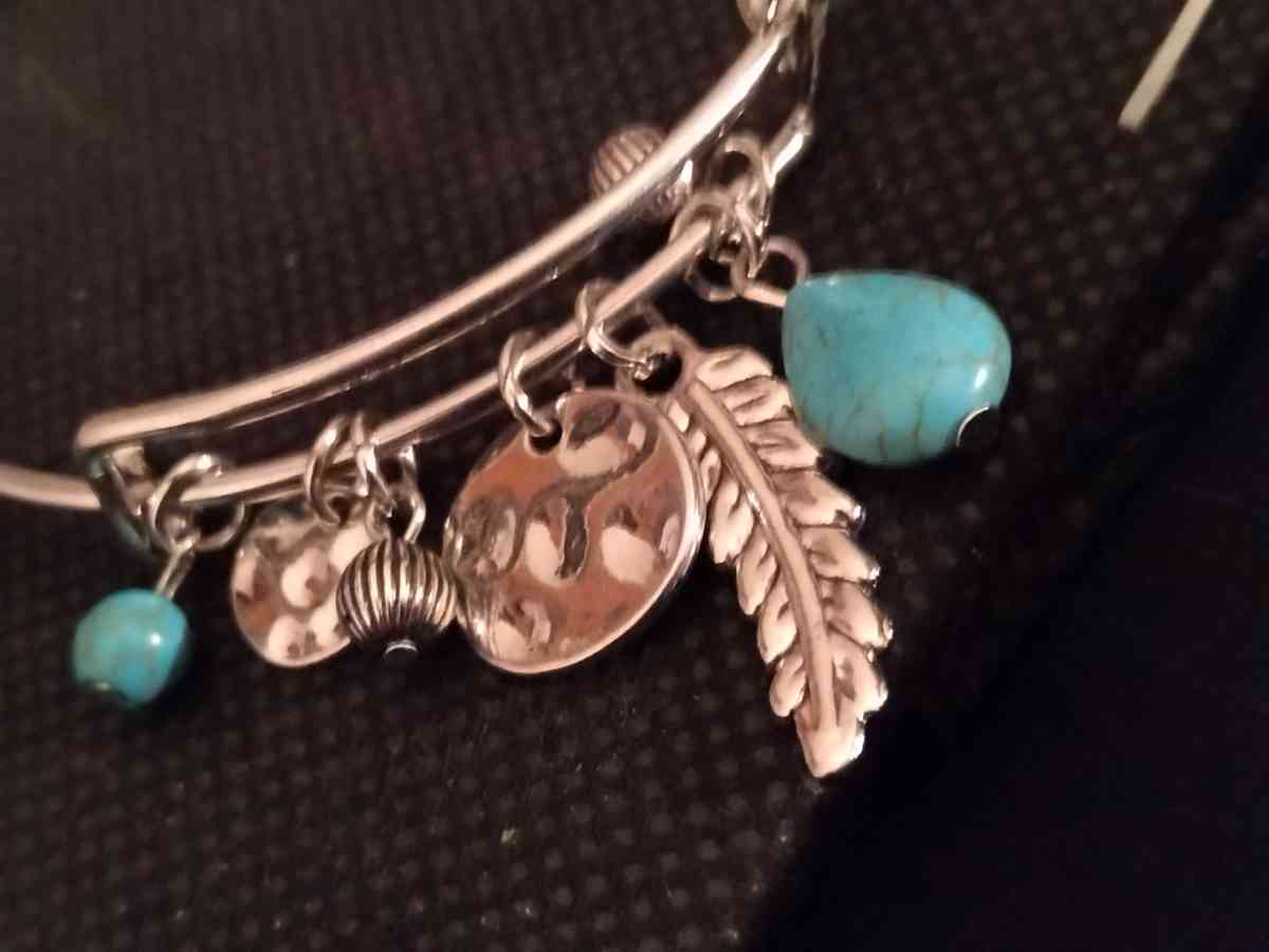 22 in Copper An Turquoise Necklace with a cross