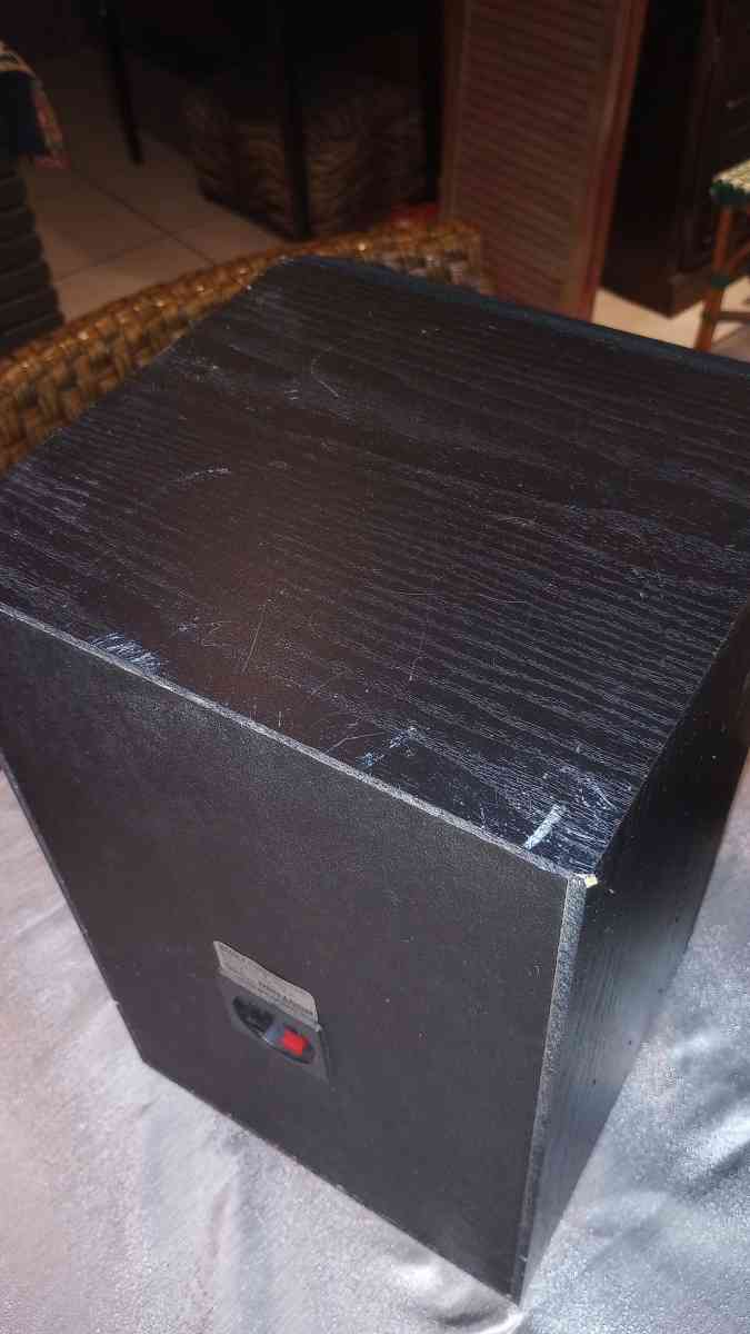 Vintage 1996 Sony SSU4030 speaker set Both of these speakers