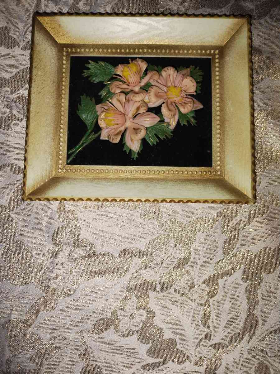 2 vintage pictures one pink and one light blue Flowers