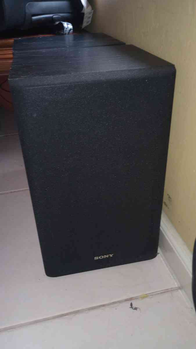 Vintage 1996 Sony SSU4030 speaker set Both of these speakers
