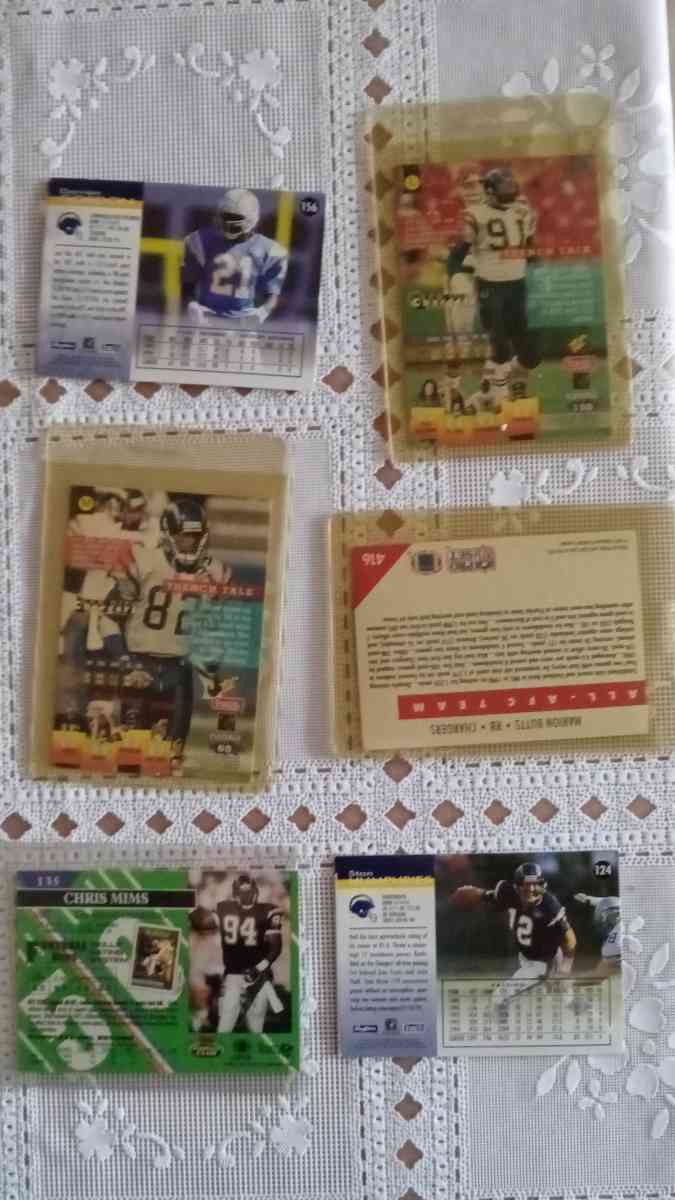 NFL FOOTBALL CARDS