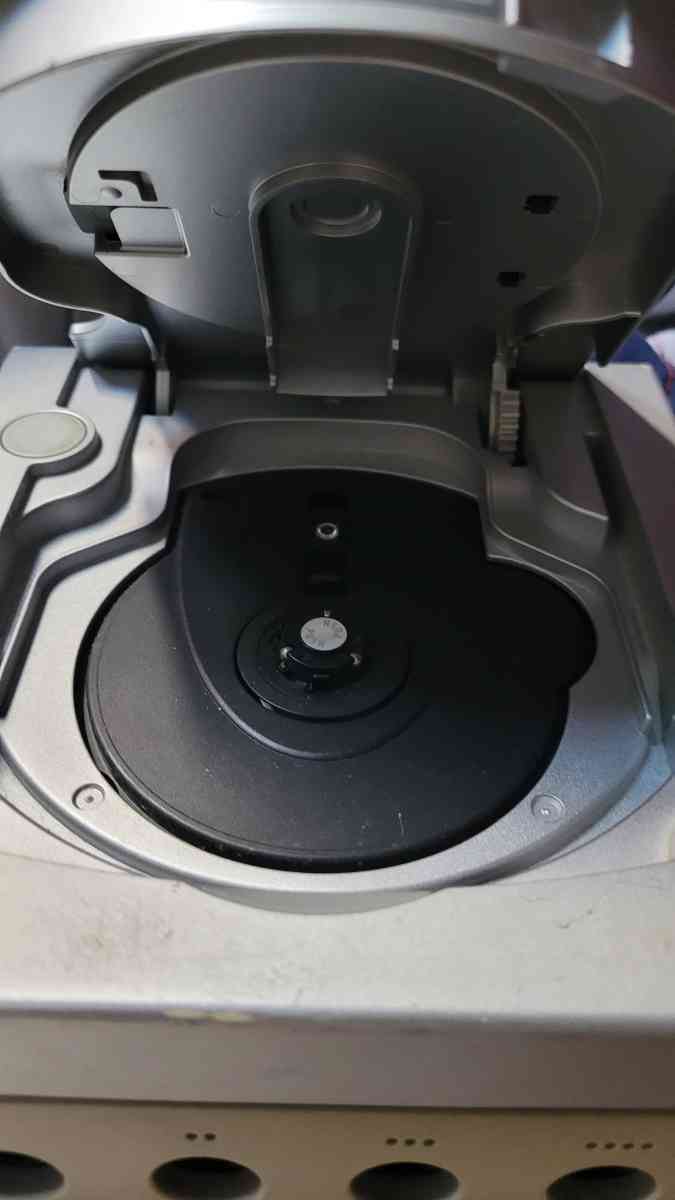 Nintendo GameCube silver console