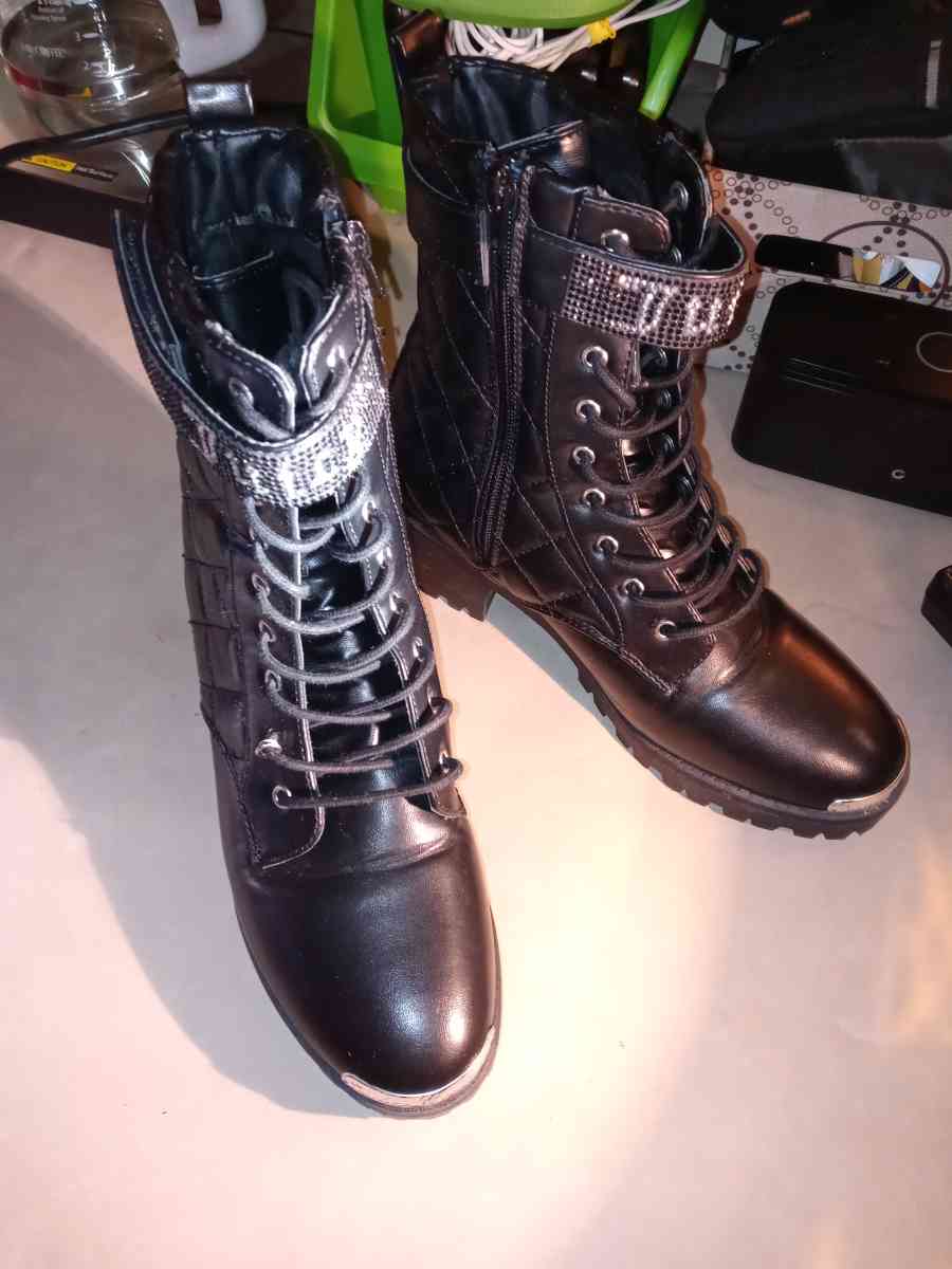 Juicy Couture Womens Opal Black Quilted Combat Boots 8half