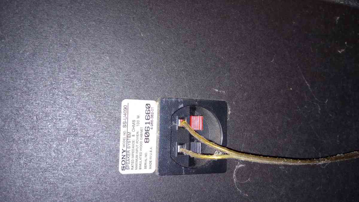 Vintage 1996 Sony SSU4030 speaker set Both of these speakers