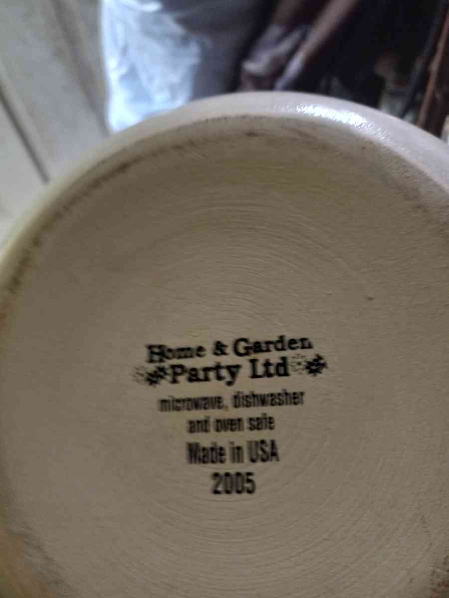 home and garden party bean pot Northwood stoneware collectio