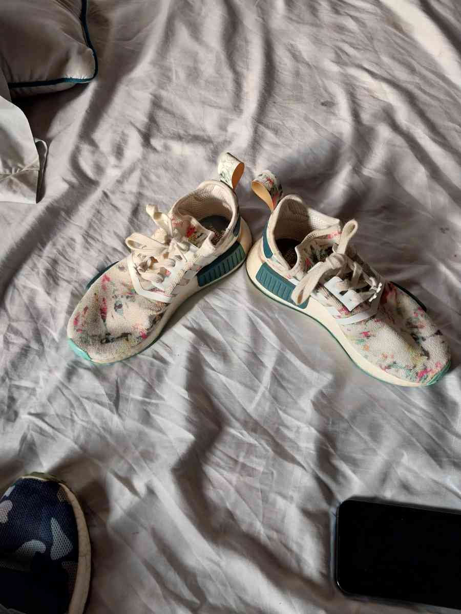 Adidas water color nmds r1