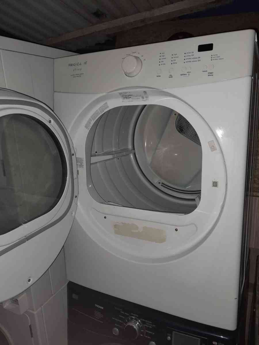 GAS DRYER FRIGIDAIRE WHITE ON WHITE WORKING EXCELLENT