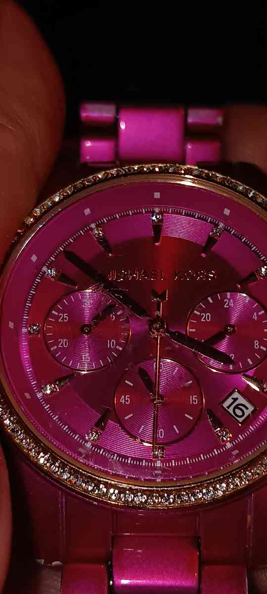 Michael kors pink watch