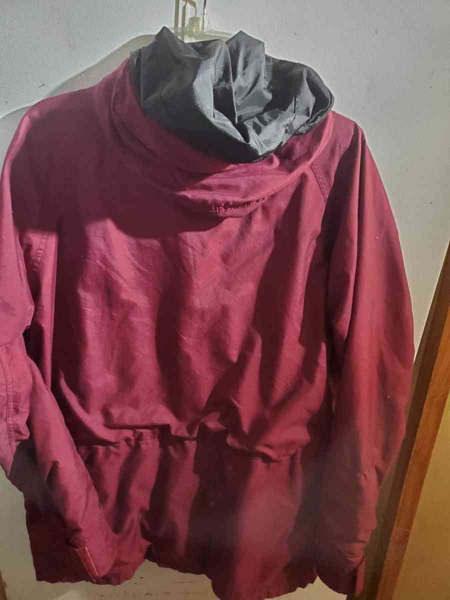 Cabelas size medium tall maroon Jacket full zipper