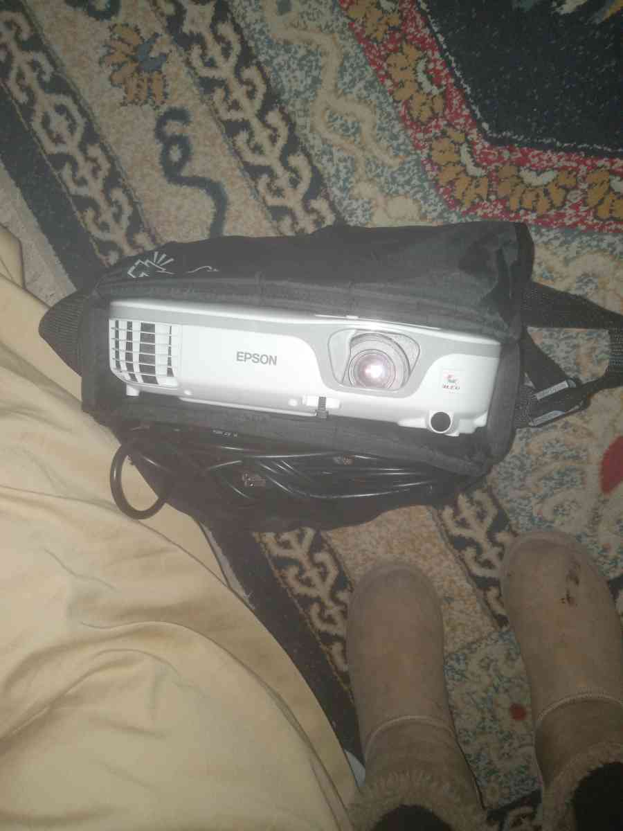 Epson home cinema 3LCD 1080p projector