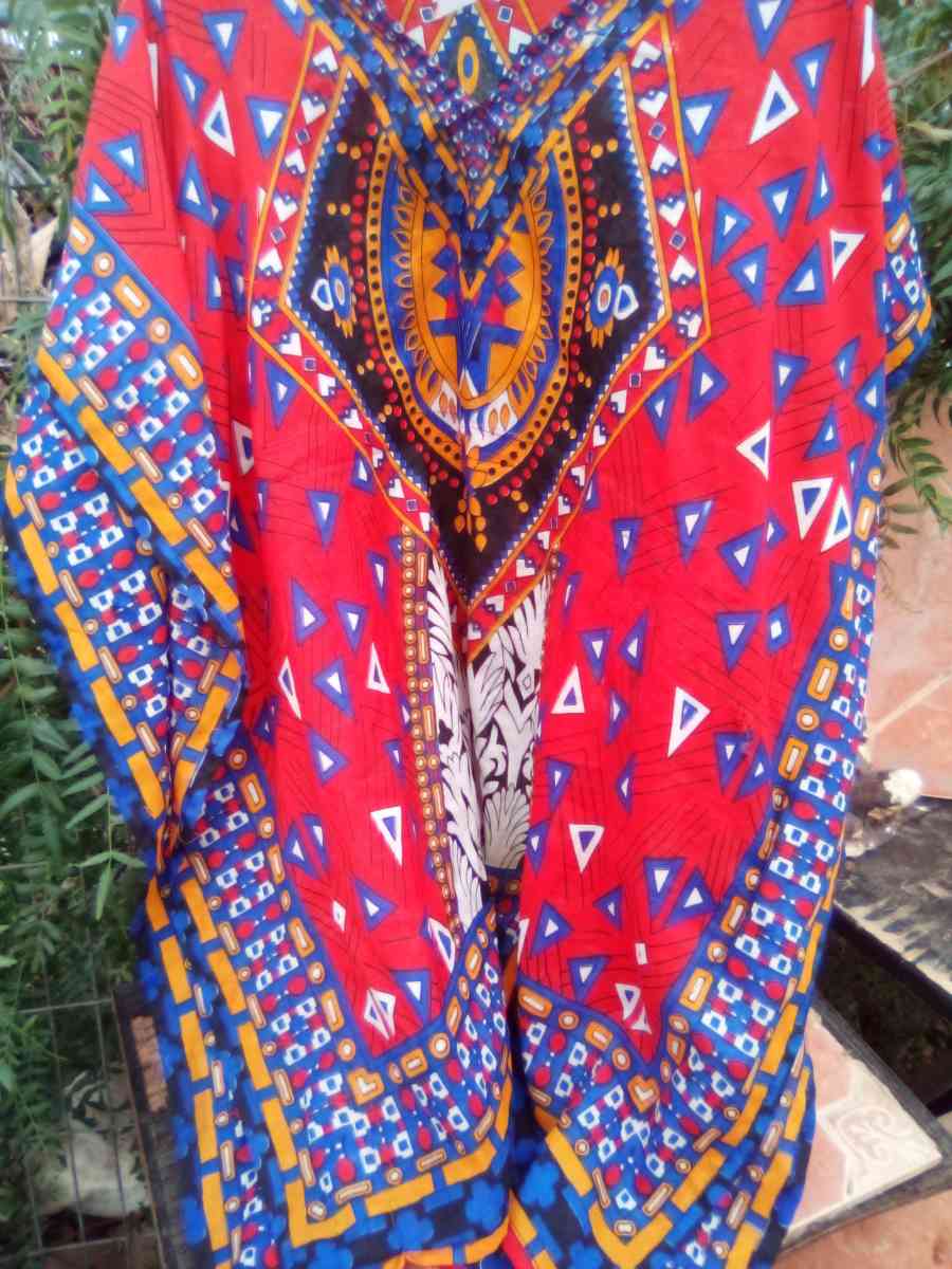 beautiful loose fitting summer dress knee length